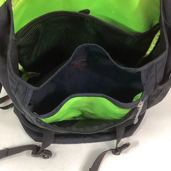 REI Co-op Flash Daypack - Black - 20 L Backpack - Top Flap Buckles -Green Lining - Picture 8 of 10